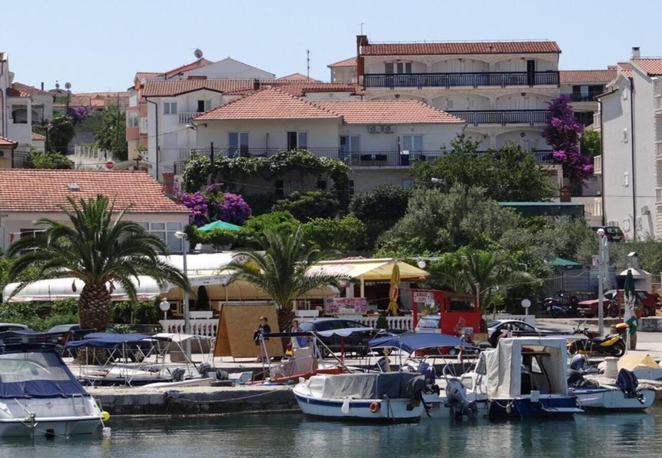 Apartment Mara Trogir Exterior photo