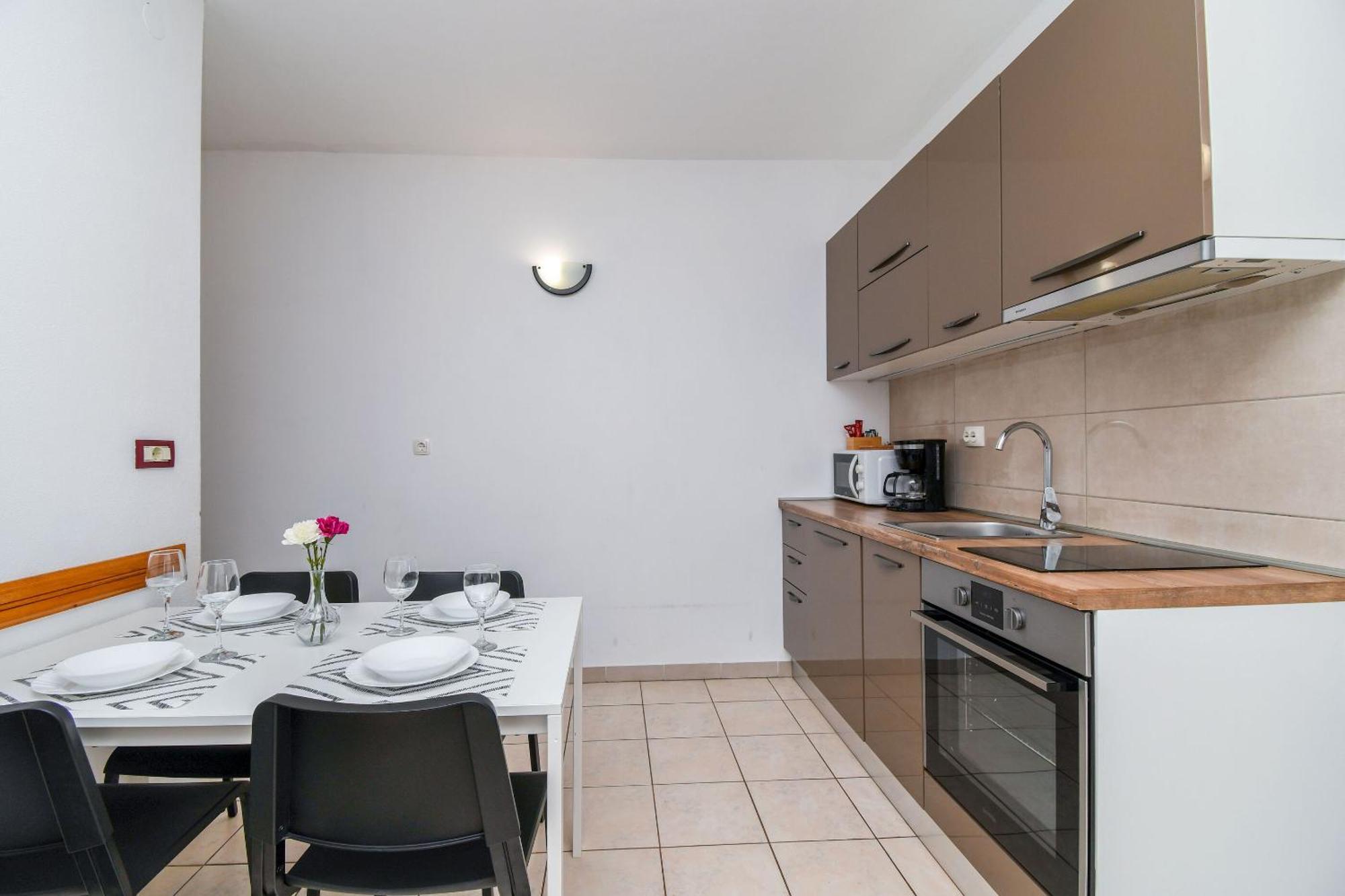 Apartment Mara Trogir Exterior photo
