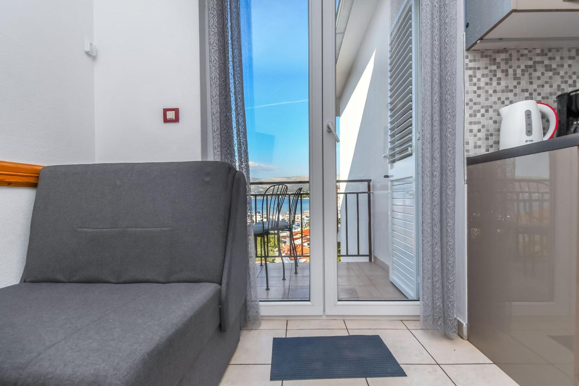 Apartment Mara Trogir Exterior photo