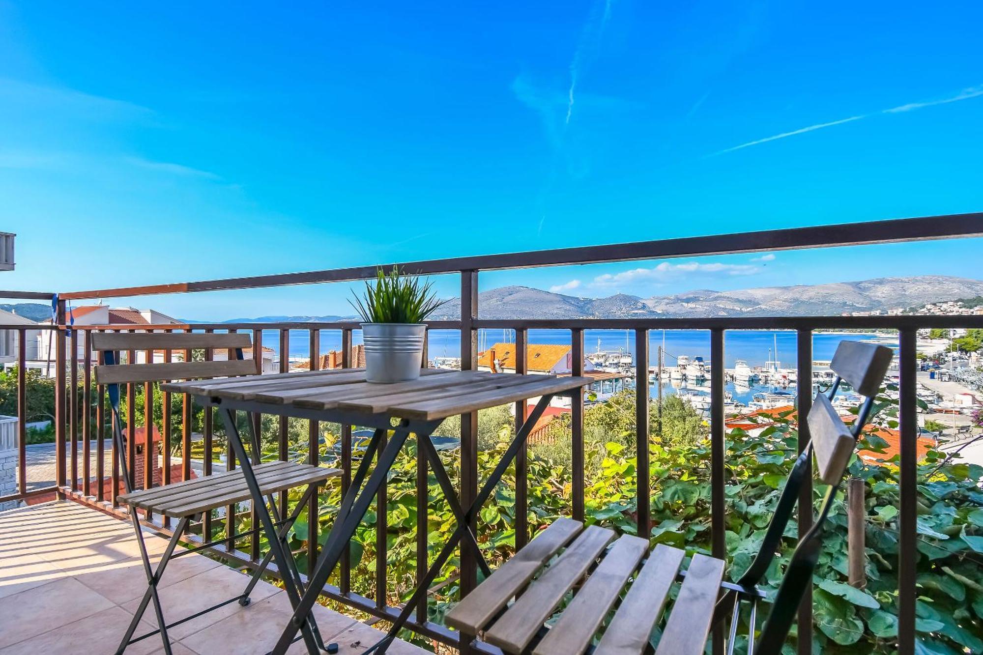 Apartment Mara Trogir Exterior photo