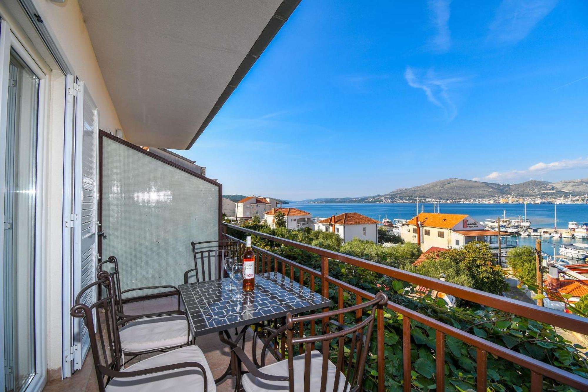Apartment Mara Trogir Exterior photo