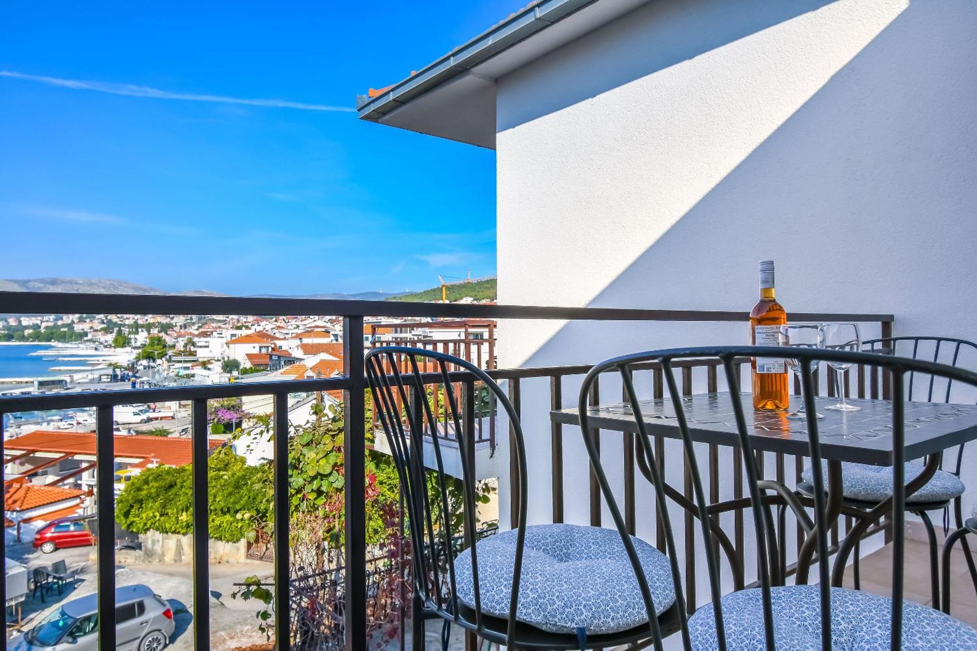 Apartment Mara Trogir Exterior photo