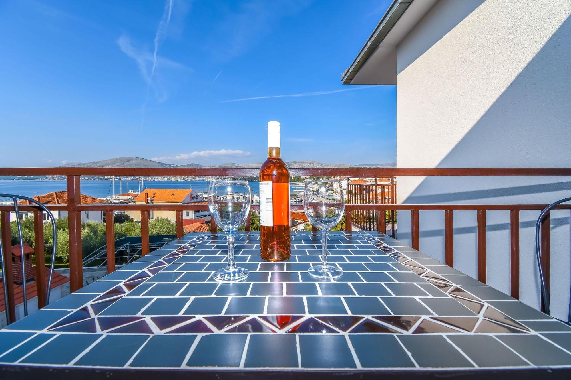 Apartment Mara Trogir Exterior photo