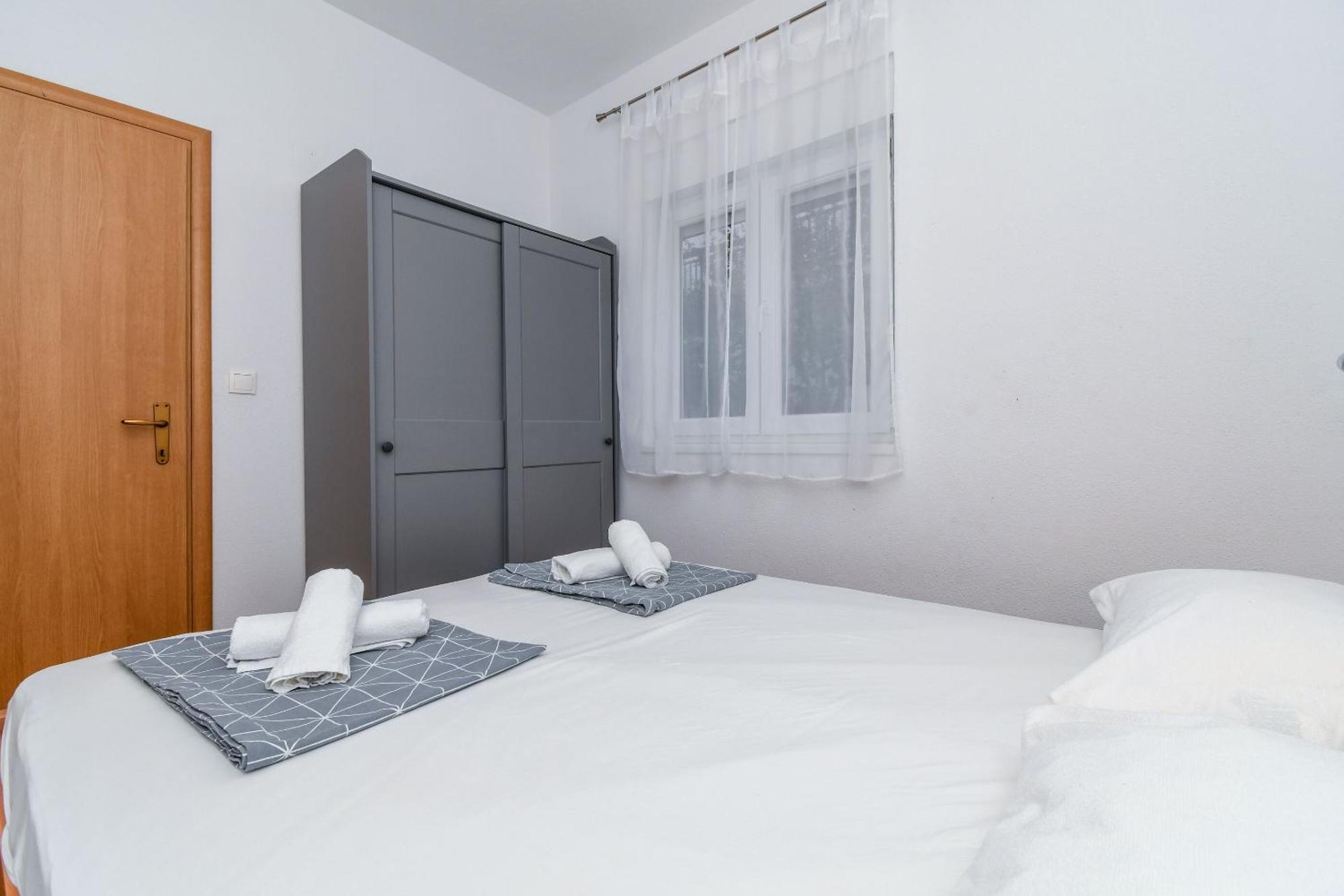 Apartment Mara Trogir Exterior photo